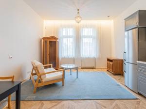 Pronájem bytu 2+kk, Praha - Nusle, náměstí Generála Kutlvašra, 58 m2