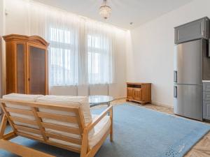 Pronájem bytu 2+kk, Praha - Nusle, náměstí Generála Kutlvašra, 58 m2