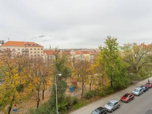 Pronájem bytu 2+kk, Praha - Nusle, náměstí Generála Kutlvašra, 58 m2