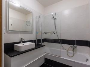 Prodej bytu 2+kk, Praha - Zličín, Sazovická, 60 m2