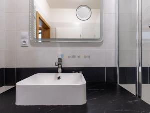 Prodej bytu 2+kk, Praha - Zličín, Sazovická, 60 m2