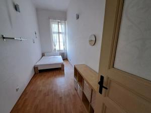 Pronájem bytu 2+1, Praha - Nové Město, Bolzanova, 75 m2