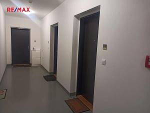 Pronájem bytu 1+kk, Praha - Malešice, Nad úžlabinou, 34 m2