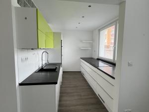Pronájem bytu 4+kk, Olomouc - Lazce, Řezáčova, 84 m2