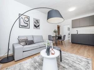 Prodej bytu 3+kk, Praha - Malešice, Počernická, 57 m2