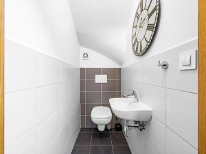 Pronájem bytu 4+kk, Praha - Prosek, U proseckého kostela, 93 m2