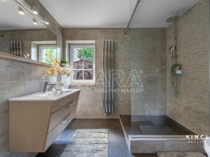 Prodej rodinného domu, Semice, 203 m2