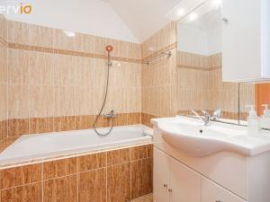 Prodej ubytování, Dolní Dunajovice, Hlavní, 1383 m2