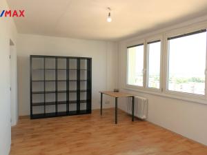 Prodej bytu 3+1, Hradec Králové - Třebeš, Urxova, 65 m2
