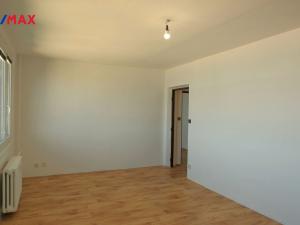 Prodej bytu 3+1, Hradec Králové - Třebeš, Urxova, 65 m2