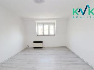 Prodej bytu 2+1, Karlovy Vary, Sokolovská, 80 m2
