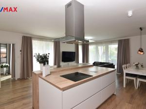 Prodej rodinného domu, Dolany, 242 m2