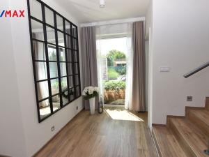 Prodej rodinného domu, Dolany, 242 m2