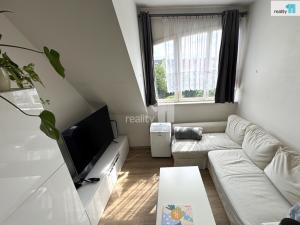 Pronájem bytu 2+kk, Praha - Karlín, Lyčkovo náměstí, 48 m2