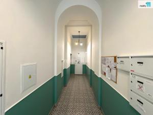 Pronájem bytu 2+kk, Praha - Karlín, Lyčkovo náměstí, 48 m2