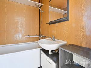 Pronájem bytu 1+1, Rosice, Kaštanová, 40 m2