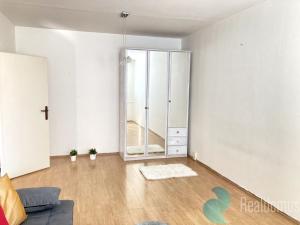 Pronájem bytu 2+kk, České Budějovice, Staroměstská, 43 m2
