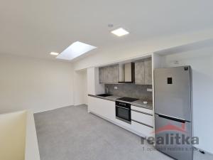 Pronájem bytu 2+kk, Opava - Město, náměstí Osvoboditelů, 42 m2