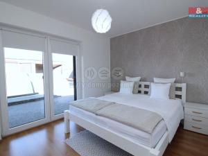 Prodej rodinného domu, Veleň, U Rybníka, 177 m2
