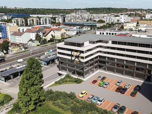 Pronájem kanceláře, Praha - Vysočany, Poděbradská, 3294 m2