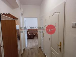 Pronájem bytu 1+1, Kralupy nad Vltavou - Lobeček, nám. Mládežníků, 39 m2