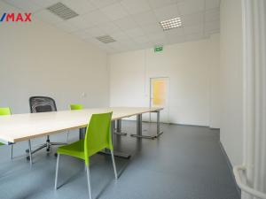 Pronájem kanceláře, Hradec Králové - Věkoše, Akademika Bedrny, 38 m2