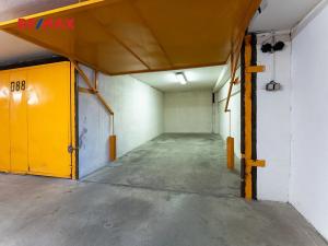 Prodej garáže, Praha - Řepy, Makovského, 18 m2