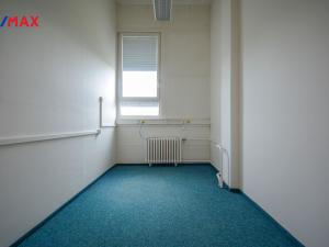 Pronájem kanceláře, Hradec Králové - Věkoše, Akademika Bedrny, 78 m2