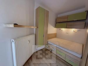 Pronájem bytu 1+kk, Praha - Holešovice, U smaltovny, 28 m2