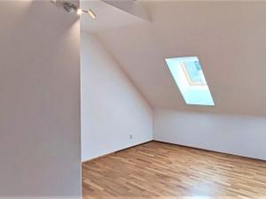 Pronájem bytu 3+kk, Třebíč, Martinské nám., 79 m2