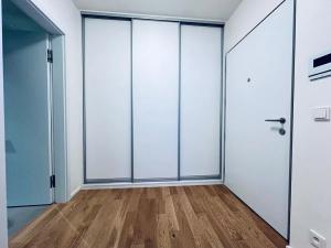 Pronájem bytu 1+kk, Praha - Holešovice, U průhonu, 35 m2