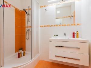 Pronájem bytu 3+1, Praha - Hloubětín, Horoušanská, 61 m2