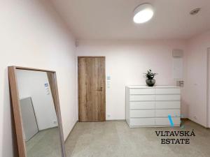 Pronájem bytu 2+kk, Praha - Karlín, Křižíkova, 53 m2