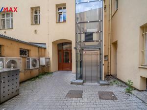Prodej bytu 4+1, Praha - Smíchov, Štefánikova, 110 m2