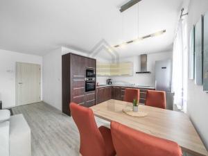 Pronájem bytu 3+kk, Vochov, 94 m2