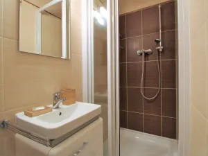 Pronájem bytu 1+kk, Praha - Karlín, Hybešova, 36 m2