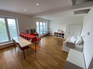 Pronájem bytu 1+kk, Praha - Vršovice, Karpatská, 35 m2
