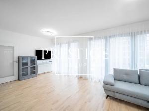Pronájem bytu 2+kk, Praha - Karlín, Sokolova, 65 m2
