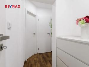 Pronájem bytu 3+1, Praha - Strašnice, Pod strání, 66 m2