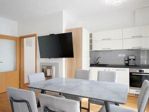 Prodej bytu 2+kk, Přezletice, U Ctěnického Potoka, 51 m2