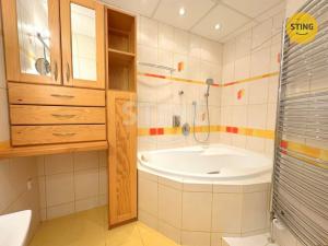 Pronájem bytu 3+1, Třebíč, Kmochova, 77 m2