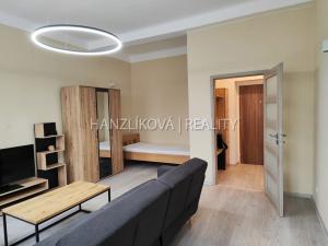 Pronájem bytu 2+1, České Budějovice - České Budějovice 7, Komenského, 75 m2