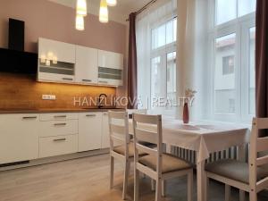 Pronájem bytu 2+1, České Budějovice - České Budějovice 7, Komenského, 75 m2