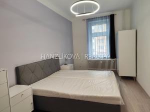Pronájem bytu 2+1, České Budějovice - České Budějovice 7, Komenského, 75 m2