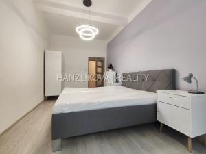 Pronájem bytu 2+1, České Budějovice - České Budějovice 7, Komenského, 75 m2