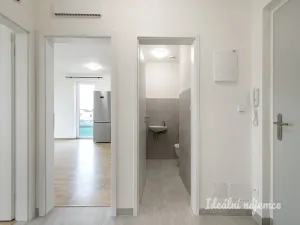 Pronájem bytu 2+kk, Praha - Dolní Počernice, Černodolská, 62 m2