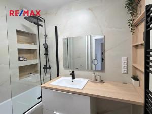 Prodej bytu 2+kk, Karviná, tř. Těreškovové, 52 m2