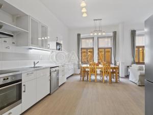 Pronájem bytu 4+kk, Praha, Kateřinská, 120 m2