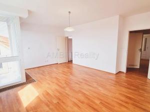 Pronájem bytu 2+1, Praha - Kbely, Pod Nouzovem, 59 m2