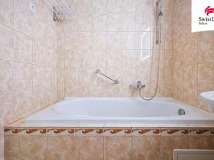 Prodej bytu 2+1, Nepomuk, Lesnická, 61 m2